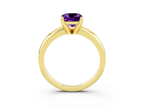 Yellow gold Cushion Cut Amethyst Solitaire Engagement Ring with Round Band and Four-Prong Setting_3