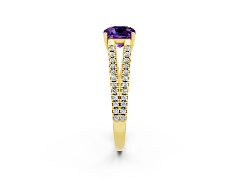 Yellow gold Cushion Cut Amethyst Solitaire Engagement Ring with Split Shank Pavé Band_2