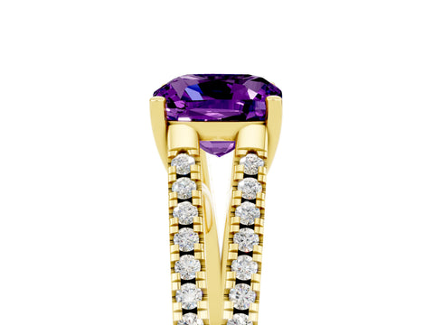 Yellow gold Cushion Cut Amethyst Solitaire Engagement Ring with Split Shank Pavé Band_5
