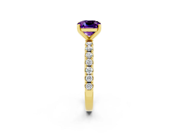 Yellow gold Cushion Cut Amethyst Solitaire Pavé Band with Four-Prong Setting