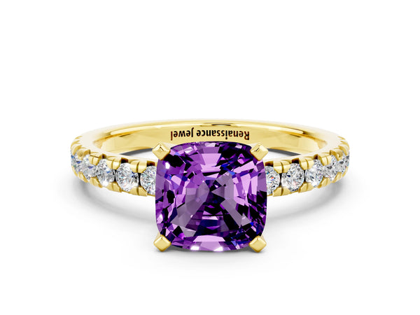 Yellow gold Cushion Cut Amethyst Solitaire Pavé Engagement Ring with Round Band and Prong Setting