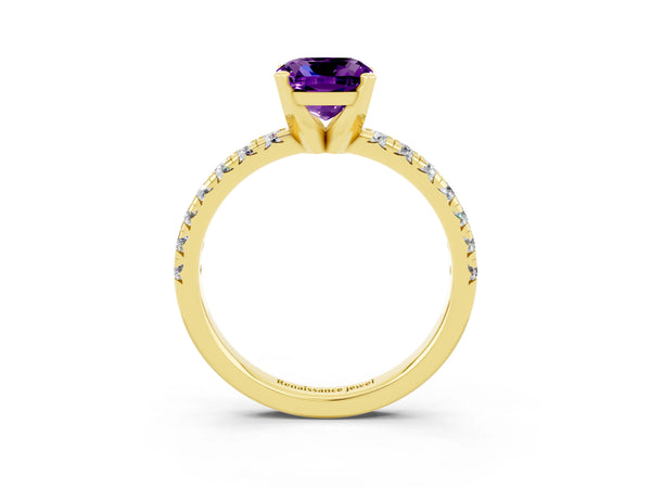 Yellow gold Cushion Cut Amethyst Solitaire Pavé Engagement Ring with Round Band and Prong Setting