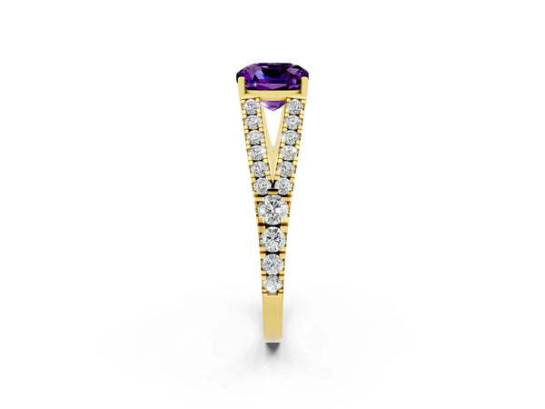 Yellow gold Cushion Cut Amethyst Split Shank Pavé Engagement Ring with Four-Prong Setting