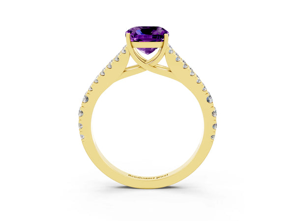 Yellow gold Cushion Cut Amethyst Split Shank Pavé Engagement Ring with Four-Prong Setting