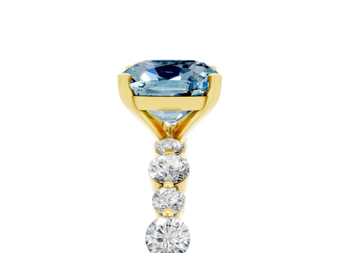 Yellow gold Cushion Cut Aquamarine Prong Set Engagement Ring with Pavé Band_5
