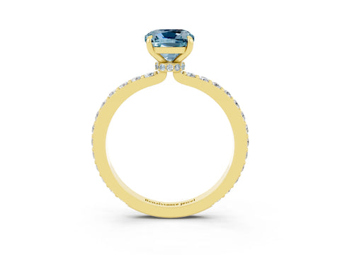 Yellow gold Cushion Cut Aquamarine Solitaire Engagement Ring with Pavé Band and Four-Prong Setting_3