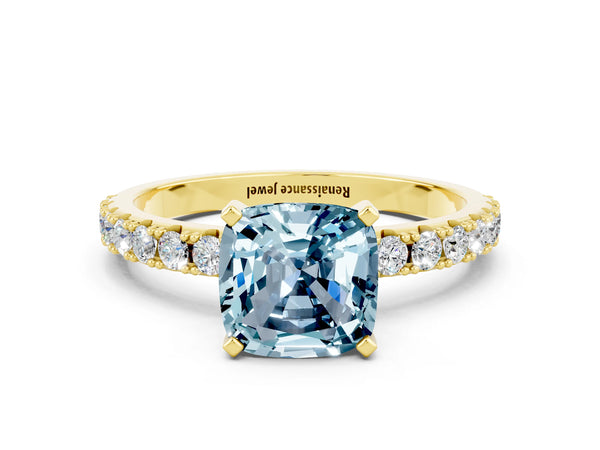 Yellow gold Cushion Cut Aquamarine Solitaire Pavé Band with Four-Prong Setting