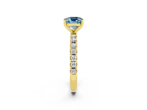 Yellow gold Cushion Cut Aquamarine Solitaire Pavé Band with Four-Prong Setting_2