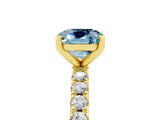 Yellow gold Cushion Cut Aquamarine Solitaire Pavé Band with Four-Prong Setting_5
