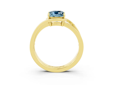 Yellow gold Cushion Cut Aquamarine Solitaire Ring with Split Shank and Prong Setting_3