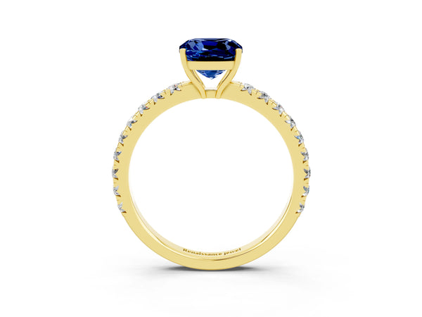 Yellow gold Cushion Cut Blue Sapphire Pavé Solitaire Engagement Ring with Four-Prong Setting