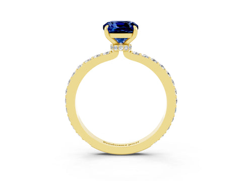 Yellow gold Cushion Cut Blue Sapphire Solitaire Engagement Ring with Pavé Band and Four-Prong Setting_3