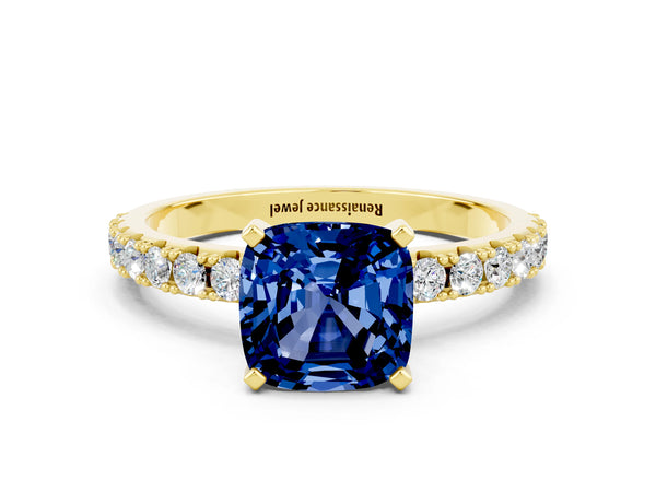 Yellow gold Cushion Cut Blue Sapphire Solitaire Pavé Band with Four-Prong Setting