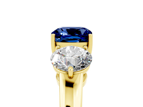 Yellow gold Cushion Cut Blue Sapphire Three-Stone Ring with Prong Setting and Classic Band_5