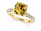 Yellow gold Cushion Cut Cut Diamond Pavé Band with Four-Prong Setting_1