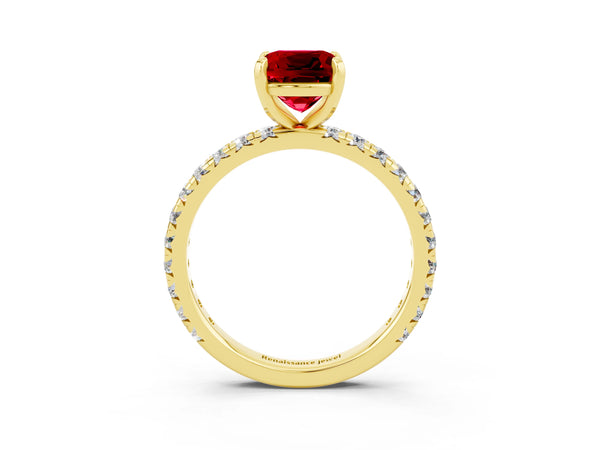 Yellow gold Cushion Cut Cut Diamond Pavé Band with Four-Prong Setting