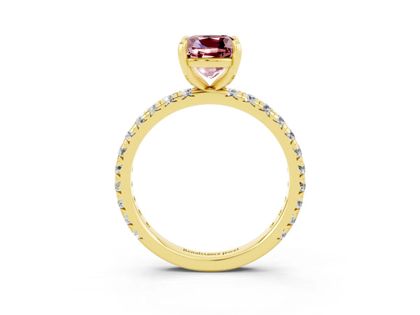 Yellow gold Cushion Cut Cut Diamond Pavé Band with Four-Prong Setting