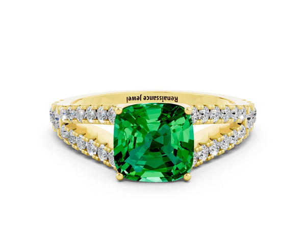 Yellow gold Cushion Cut Emerald Split Shank Engagement Ring with Round Pavé and Prong Setting