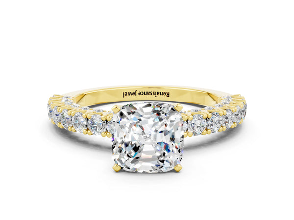 Yellow gold Cushion Cut Diamond Pavé Band Solitaire Ring with Prong Setting