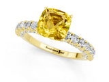Yellow gold Cushion Cut Diamond Pavé Band Solitaire Ring with Prong Setting_1