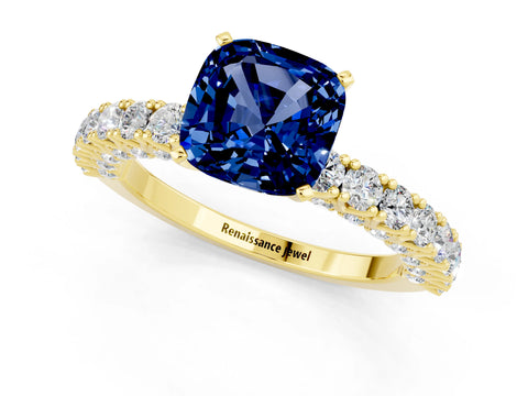 Yellow gold Cushion Cut Diamond Pavé Band Solitaire Ring with Prong Setting_1