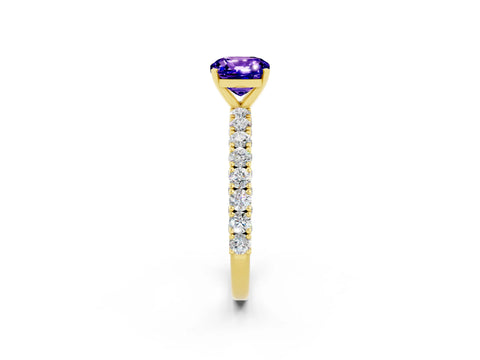 Yellow gold Cushion Cut Diamond Pavé Band Solitaire Ring with Prong Setting_2
