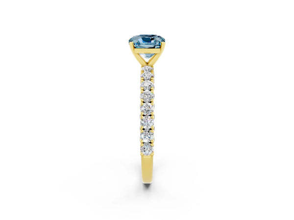 Yellow gold Cushion Cut Diamond Pavé Band Solitaire Ring with Prong Setting