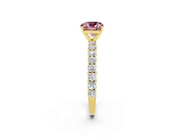 Yellow gold Cushion Cut Diamond Pavé Band Solitaire Ring with Prong Setting