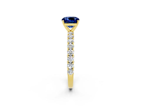 Yellow gold Cushion Cut Diamond Pavé Band Solitaire Ring with Prong Setting_2