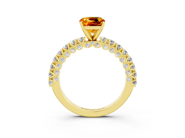 Yellow gold Cushion Cut Diamond Pavé Band Solitaire Ring with Prong Setting