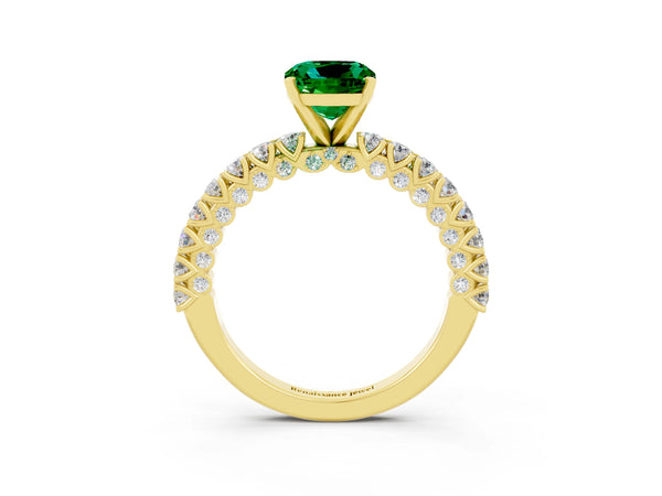 Yellow gold Cushion Cut Diamond Pavé Band Solitaire Ring with Prong Setting