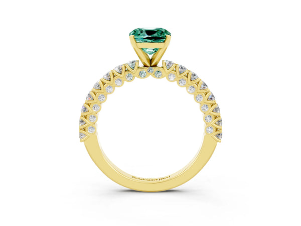 Yellow gold Cushion Cut Diamond Pavé Band Solitaire Ring with Prong Setting
