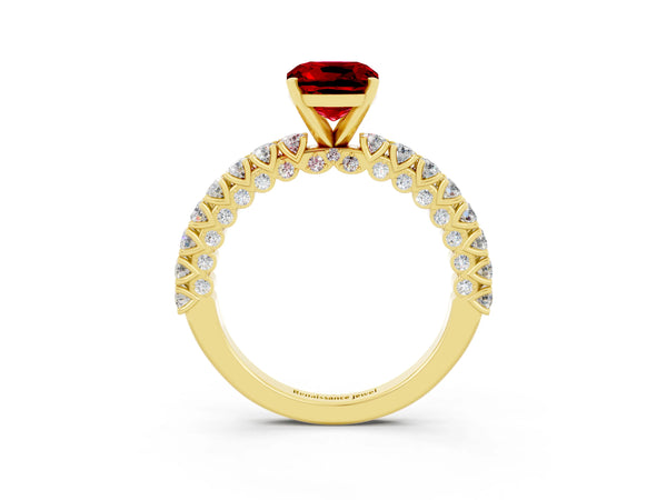 Yellow gold Cushion Cut Diamond Pavé Band Solitaire Ring with Prong Setting