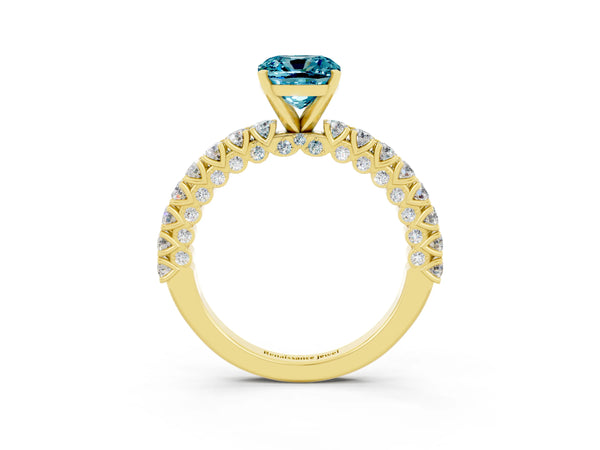 Yellow gold Cushion Cut Diamond Pavé Band Solitaire Ring with Prong Setting