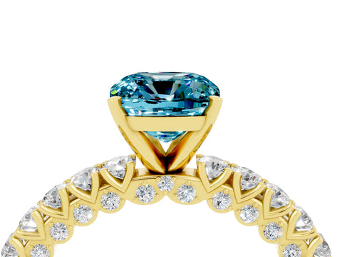 Yellow gold Cushion Cut Diamond Pavé Band Solitaire Ring with Prong Setting_4