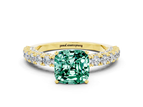 Yellow gold Cushion Cut Diamond Pavé Band Solitaire Ring with Prong Setting