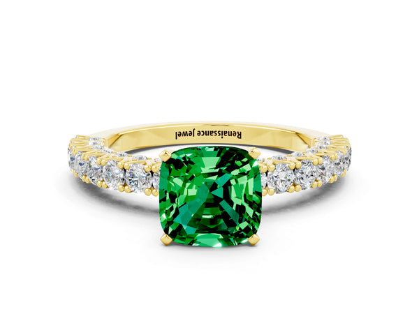 Yellow gold Cushion Cut Diamond Pavé Band Solitaire Ring with Prong Setting