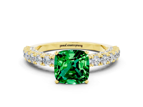 Yellow gold Cushion Cut Diamond Pavé Band Solitaire Ring with Prong Setting