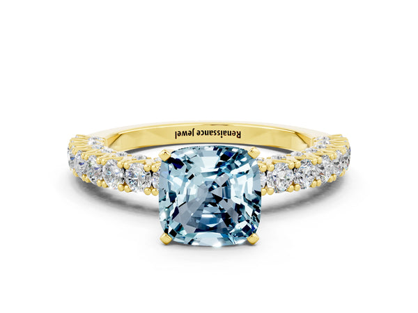 Yellow gold Cushion Cut Diamond Pavé Band Solitaire Ring with Prong Setting