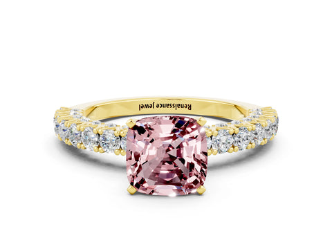 Yellow gold Cushion Cut Diamond Pavé Band Solitaire Ring with Prong Setting
