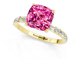 Yellow gold Cushion Cut Diamond Pavé Band with Six-Prong Setting_1