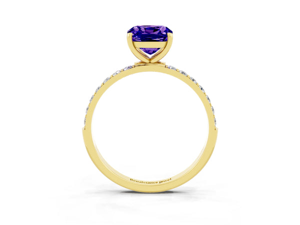 Yellow gold Cushion Cut Tanzanite Solitaire Ring with Round Pavé Shoulders and Prong Setting