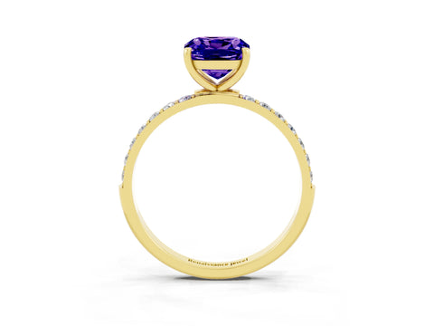 Yellow gold Cushion Cut Diamond Pavé Band with Six-Prong Setting_3