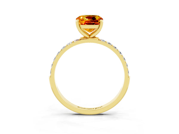 Yellow gold Cushion Cut Citrine Solitaire Ring with Round Pavé Shoulders and Prong Setting