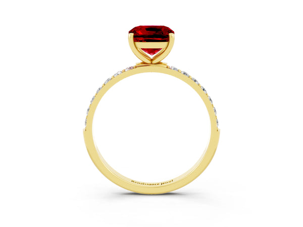 Yellow gold Cushion Cut Diamond Pavé Band with Six-Prong Setting