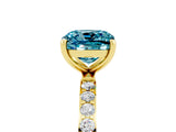 Yellow gold Cushion Cut Diamond Pavé Band with Six-Prong Setting_5