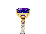 Yellow gold Cushion Cut Diamond Pavé Band with Six-Prong Setting_5
