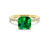 Yellow gold Cushion Cut Diamond Pavé Band with Six-Prong Setting