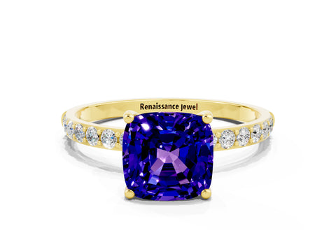Yellow gold Cushion Cut Diamond Pavé Band with Six-Prong Setting
