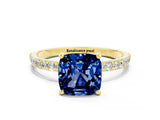 Yellow gold Cushion Cut Diamond Pavé Band with Six-Prong Setting